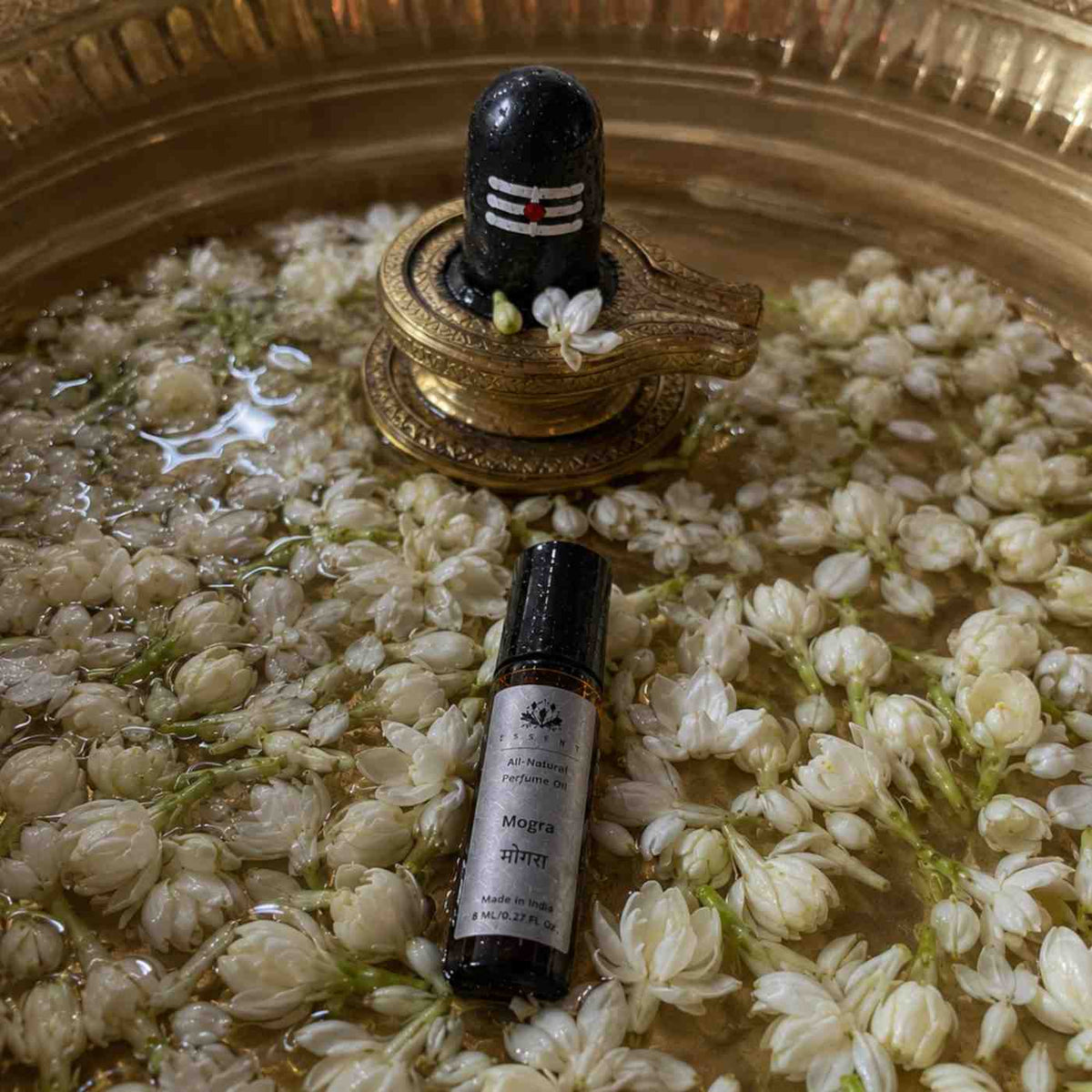 Essent Gulab, Jasmine & Mogra 8 ml roll-on attar bottle — white floral, view 3